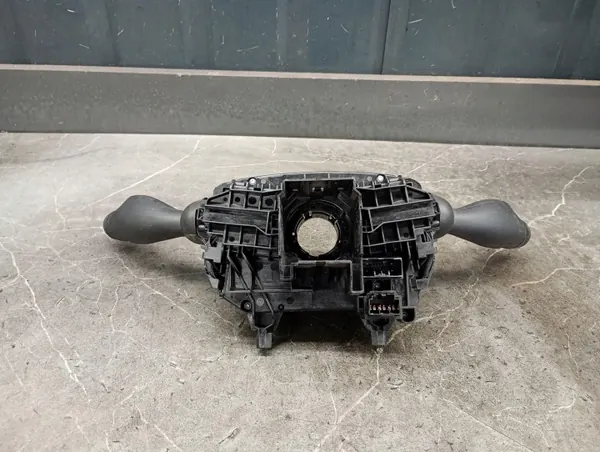 Commutateur de vitesse Volvo OEM 31674099 d'occasion image 7