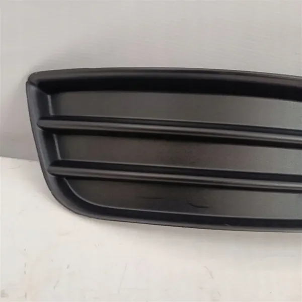 Grille de Pare-Chocs Avant Droite Audi A3 8P Lift 8P0807682D image 2