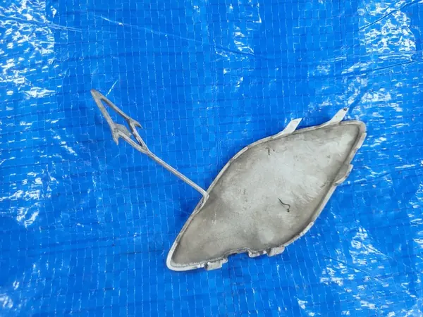 OPEL Astra J Tappo Paraurti Anteriore Z20R 13264405 image 2