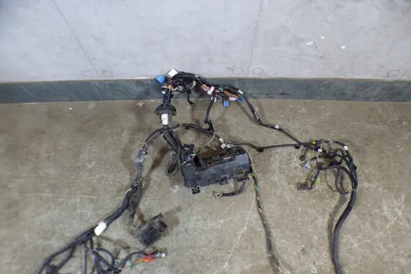 Vasen etuoven johdotuksen asennus Skoda Fabia III 6V0971120CD image 3