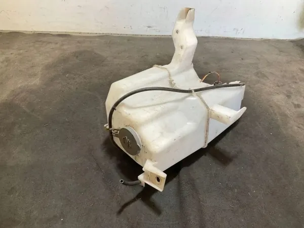 Scheibenwaschbehälter OEM 28910B00A für Nissan NV200 image 2