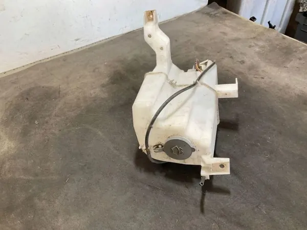 Scheibenwaschbehälter OEM 28910B00A für Nissan NV200 image 4