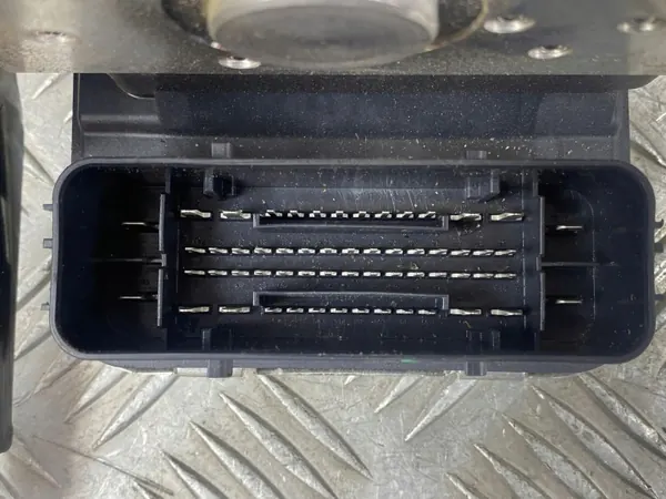 OEM 68462119AI Achter luchtvering compressor image 8
