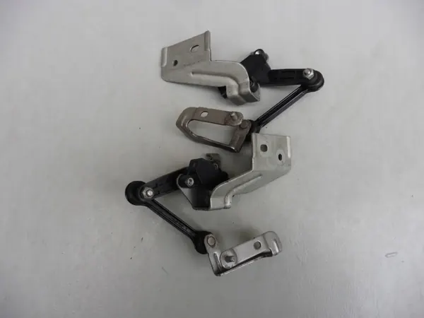 Capteur de niveau phare gauche arrière OEM A2473205704 Mercedes image 6