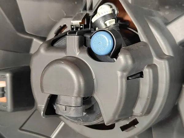 Vänster stötfångarfäste + dimljus + tvättare BMW X3 F25 image 6