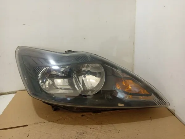 Oikea etuvalo Ford Focus MK2 lift 8M51-13100-CC image 2
