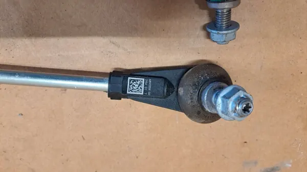 OEM 6893360 Etuvakainnivel BMW 4 G26:lle image 4
