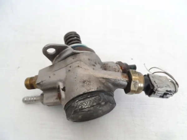 Polttoainepumppu Audi A6 C6 Quattro 07L127026J image 4