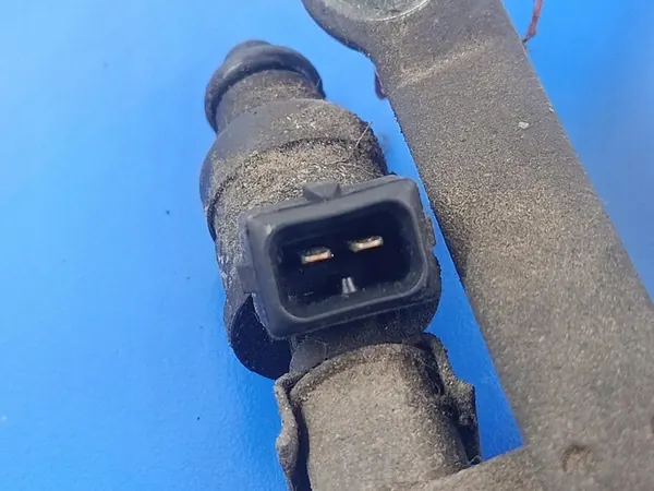 DAEWOO MATIZ M100 0.8 Brandstofrail 96351840 image 3