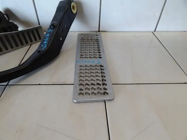 SKODA OCTAVIA II 2008 VRS Pedalset OEM 1K1723503N image 5