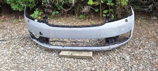 Paraurti anteriore Skoda Rapid image 2