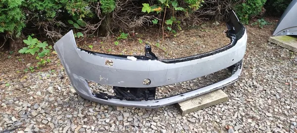 Paraurti anteriore Skoda Rapid image 4