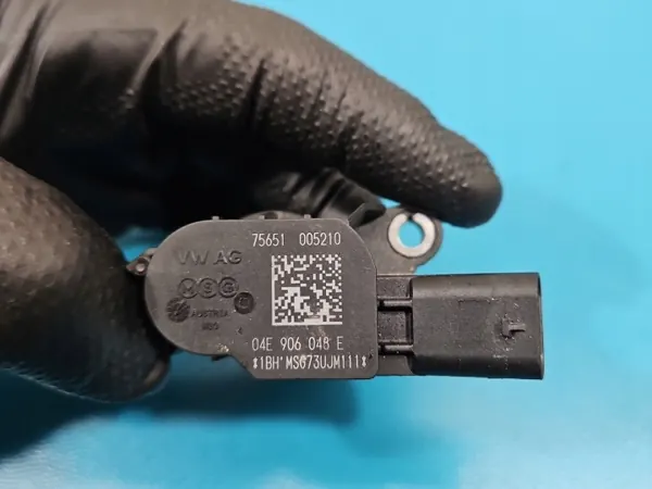 Magnetventil OEM 04E906048E für Skoda Octavia IV 1.5 TSI image 5