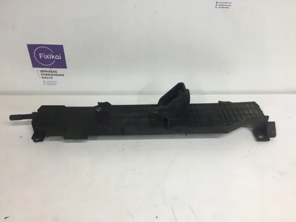 PCU500250 rechter radiatorbevestiging Range Rover Sport L320 image 3