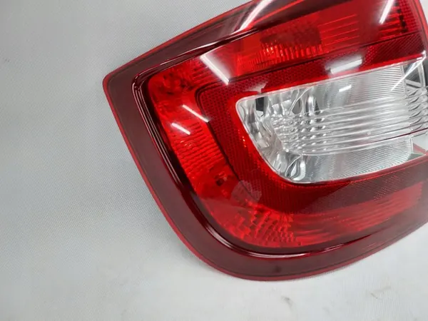 LÁMPARA TRASERA IZQUIERDA SKODA RAPID 5J LIFTBACK 5JH945095A image 3