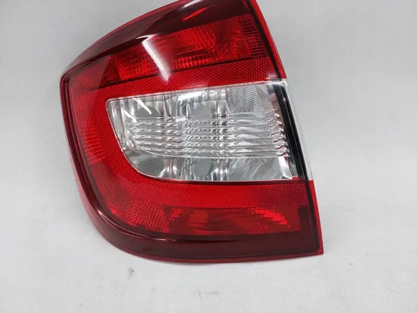 LÁMPARA TRASERA IZQUIERDA SKODA RAPID 5J LIFTBACK 5JH945095A image 4