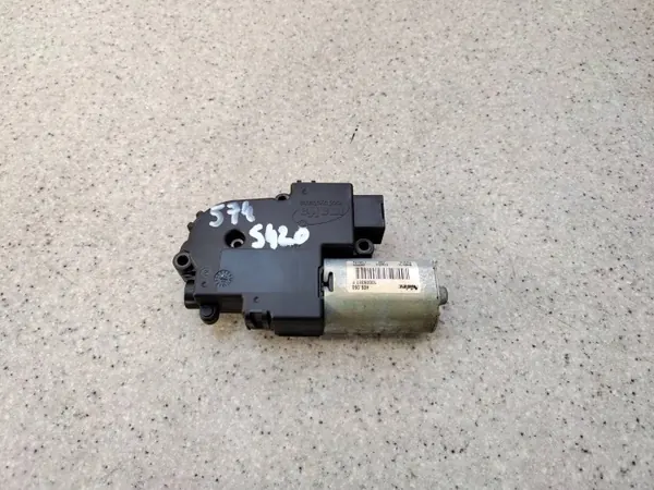 Schiebedachmotor OEM AOP46301 für Mercedes S W221 image 2