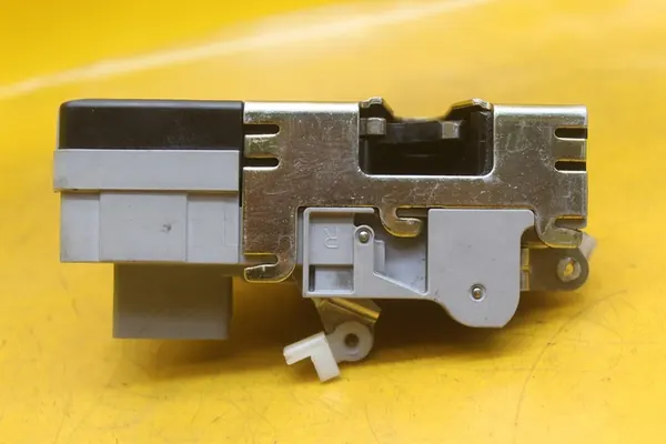 Fram Höger Dörrlås Peugeot Partner II Citroen Berlingo image 2