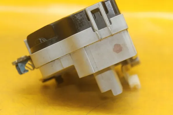 Fram Höger Dörrlås Peugeot Partner II Citroen Berlingo image 3