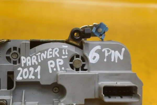 Fram Höger Dörrlås Peugeot Partner II Citroen Berlingo image 9