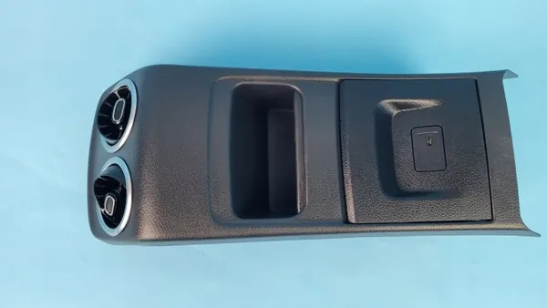 Mercedes EQA 250 Tunnelabdeckung OEM A1776802006 image 10