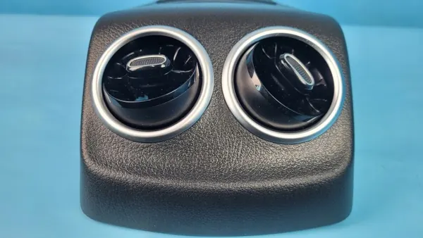 Mercedes EQA 250 Tunnelabdeckung OEM A1776802006 image 3