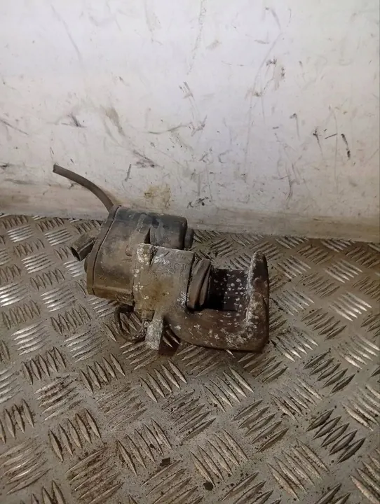 Volkswagen PASSAT B6 2007 Rechte Hintere Bremszange OEM 3C0615404E image 3