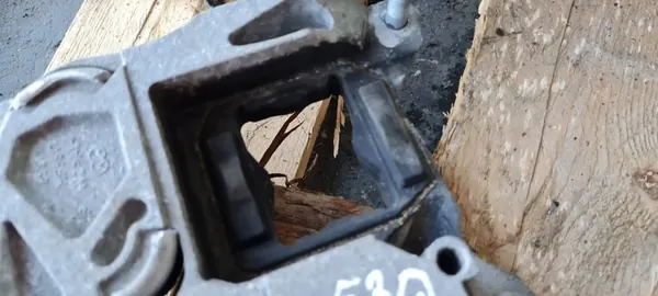 Audi A6 C7 4G Kiinnitystuki 3.0 TFSI S-Tronic OEM 4G0399115G image 2