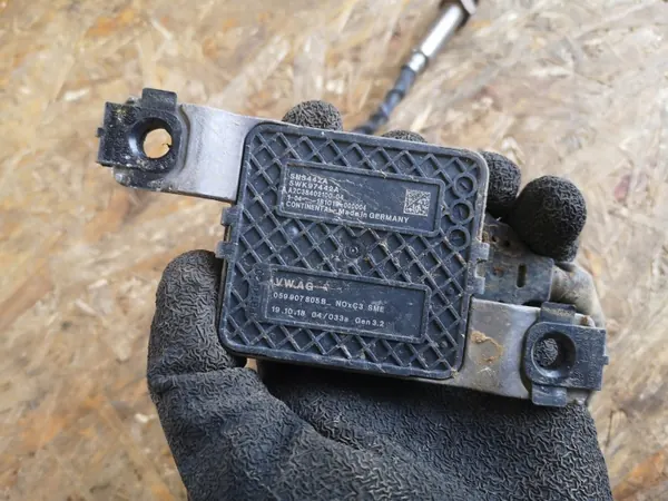 VW T6 Transporter Lambda NOX Sensor OEM 059907805B image 3