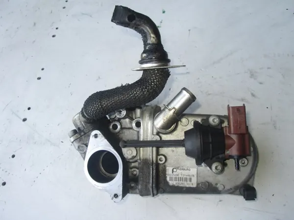 Gebruikte uitlaatkoeler OEM 55225296 voor Fiat Grande Punto Evo image 2