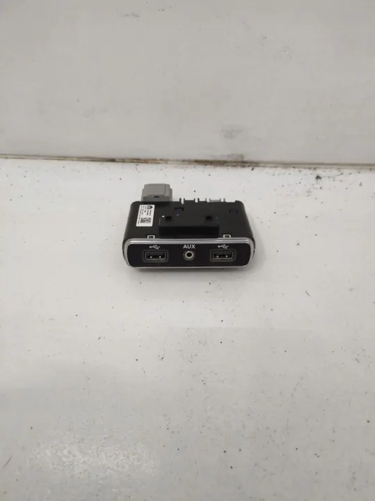 USB/AUX-Anschluss OEM 33374073 für Alfa Romeo Stelvio image 2