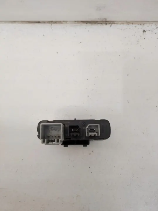 USB/AUX-Anschluss OEM 33374073 für Alfa Romeo Stelvio image 4