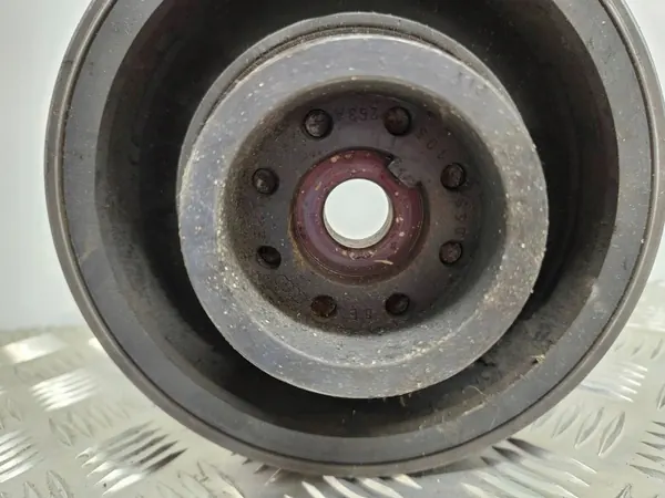 OEM 055105263A Kampiakselin hihnapyörä Skoda Superb B5 image 10