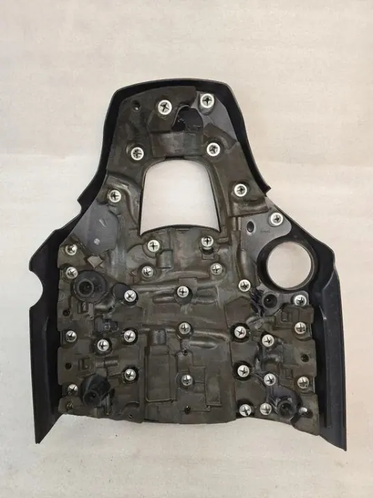Maserati Levante 2023 Motorlock OEM 670035410 image 4