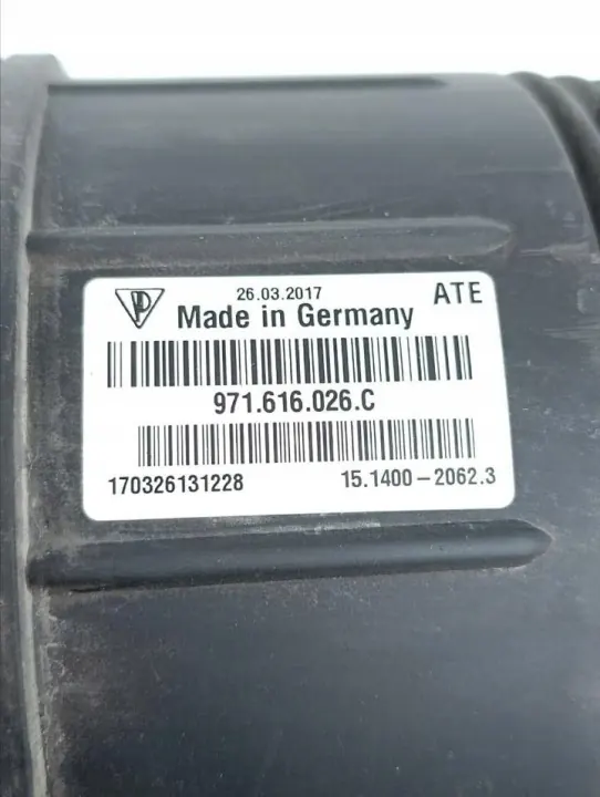 Porsche OEM 971.971.289A Ilmatyyny Panamera 2017 Oikea Taka image 9