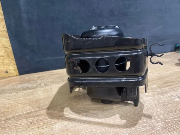 Polttoainesuodattimen Kiinnike OEM HJ329D202AC Range Rover Evoque image 5