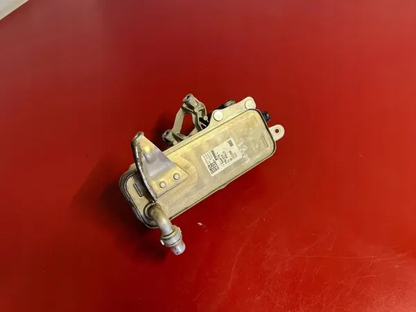 BMW 3 F30 330e Radiateur Huile 8607237 image 1