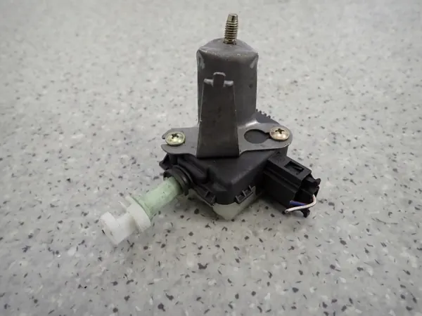 Toyota Avensis T25 brandstofklepactuator OEM image 3