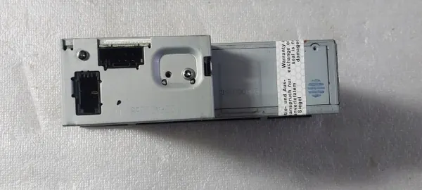 Audi Q7 CD-vaihtaja 4L0910110B - Käytetty OEM-osa image 3
