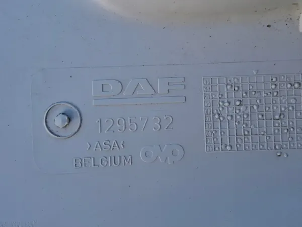Cubierta de escalón inferior izquierdo DAF XF 95 OEM 1295732 image 6
