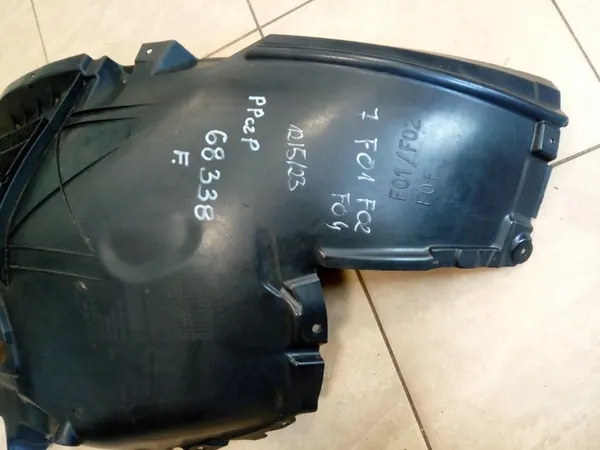 Front Right Wheel Arch BMW 7 F01 F02 OEM 51717185164 image 4