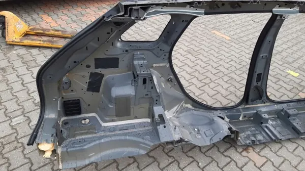 Painel lateral traseiro esquerdo Jeep Cherokee KL OEM 666ACM6666 image 4