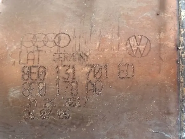 Catalisador Audi A4 2.5TDI 2001-2004 OEM 8E0131701ED image 2