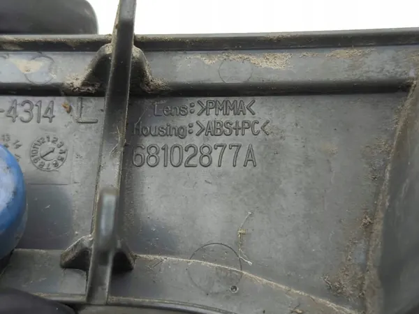 Jeep Cherokee KL bakre halogenljus OEM 68102877A image 8