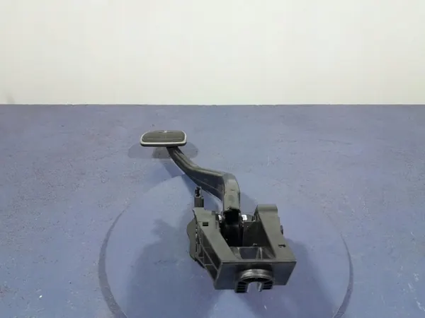 Pedal de Travão BMW X7 G07 OEM 6874279 - Usado image 2