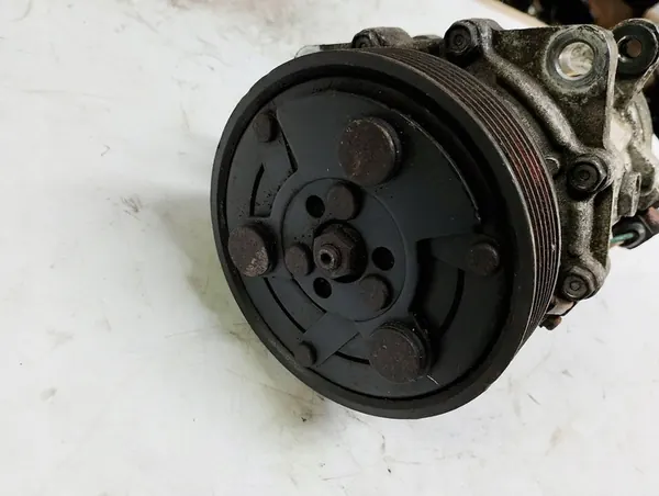 Compresseur de Climatisation Volkswagen OE 1J0820803K image 3