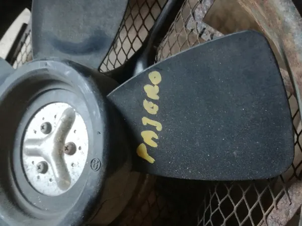 Ventilador de radiador Mitsubishi Pajero 1997 image 4