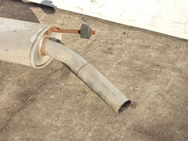 Silencieux Échappement VW T4 OEM 1K - État Utilisé image 5