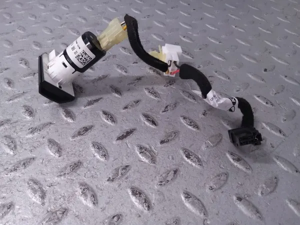 Prise USB Kia Niro 2022 OEM 96125M6010 image 4