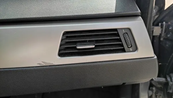 Grilles de pare-chocs latérales BMW E90/E91 OEM - Pré-lifting UE image 6